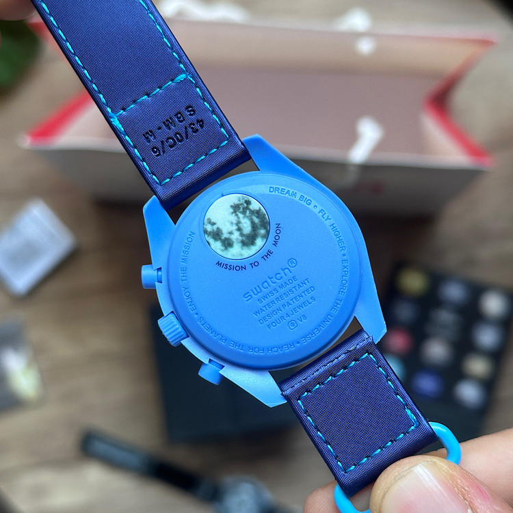 امگا سواچ بلومون