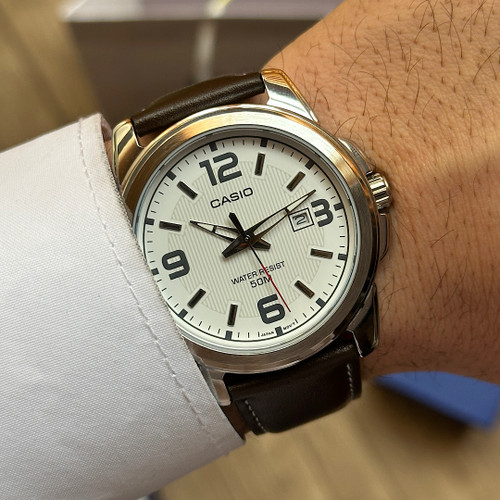 کاسیو مردانه بند چرم MTP-1314L