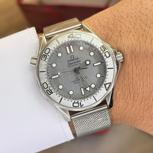 امگا سیمستر جیمزباند حصیری