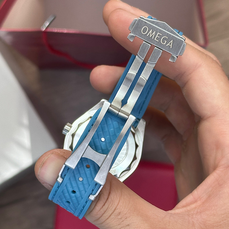 ساعت مردانه امگا مدل سیمستر جهان نما اتوماتیک