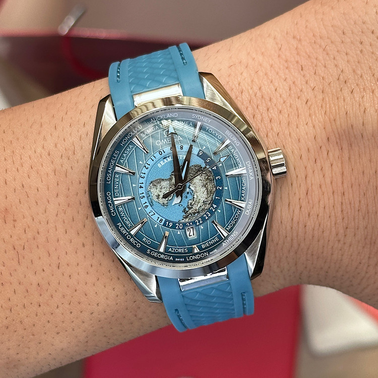 ساعت مردانه امگا مدل جهان نما سیمستر اتوماتیک