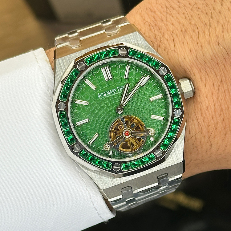 ساعت مردانه اودمارپیگه مدل رویال اوک دورنگین اتومات