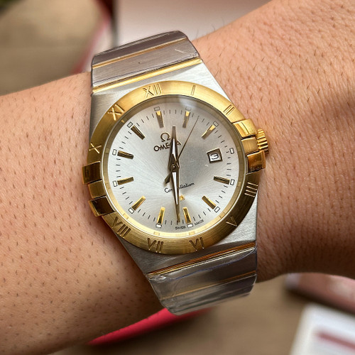 ساعت مردانه امگا مدل کانسلیشن کوارتز