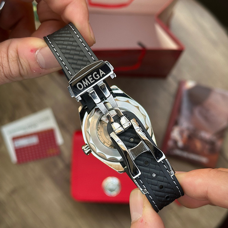 ساعت مچی امگا آکواترا مشکی OMEGA Seamaster Aqua Terra 150M