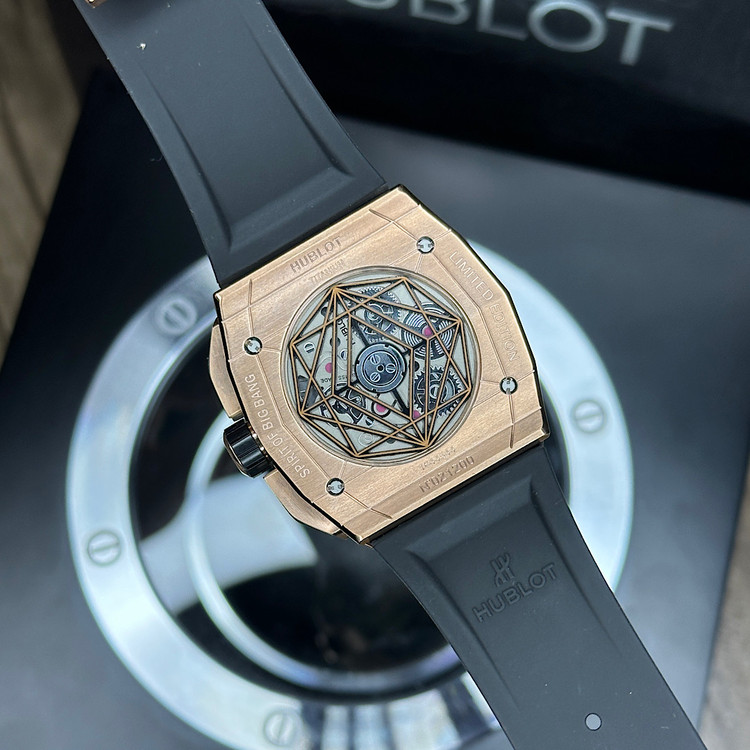 ساعت مردانه هابلو مدل سانگ بلو کینگ کرنوگراف